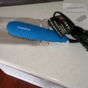 Ionic hair straightener brush